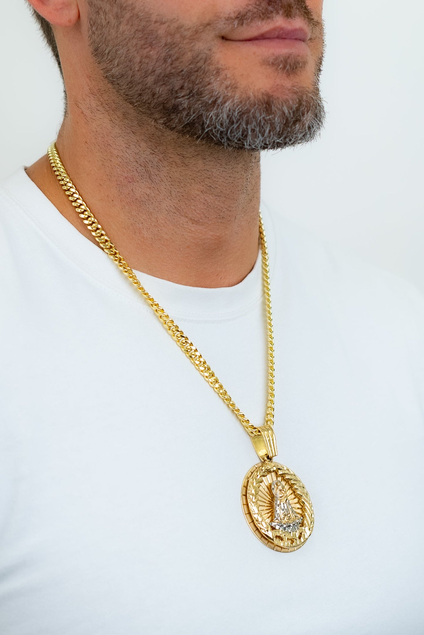 MEDALLION FOR MEN - SANTA VIRGEN