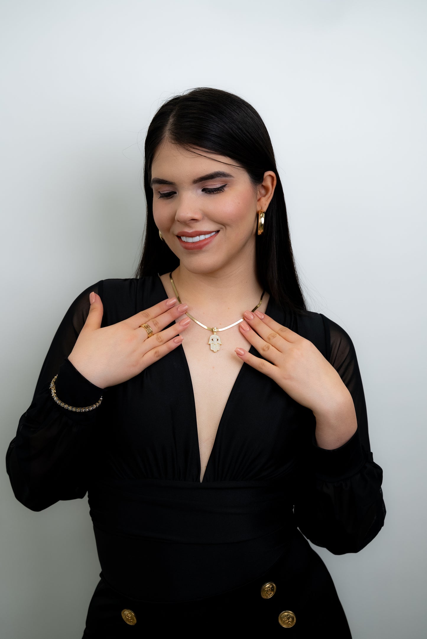 WOMEN'S MEDALLION - MANO FATIMA