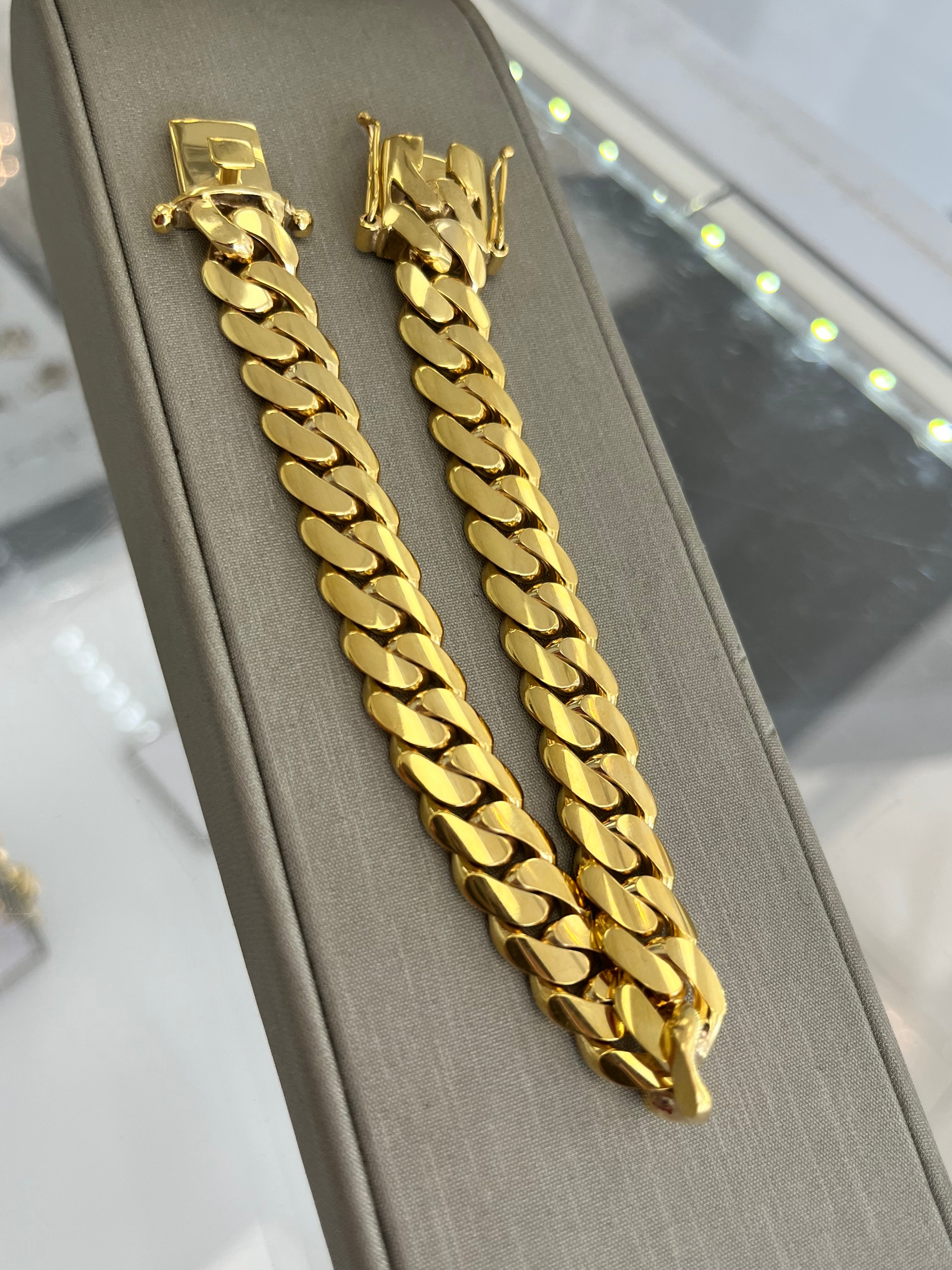 Pulsera Sólida Oro 10k 8” 8mm