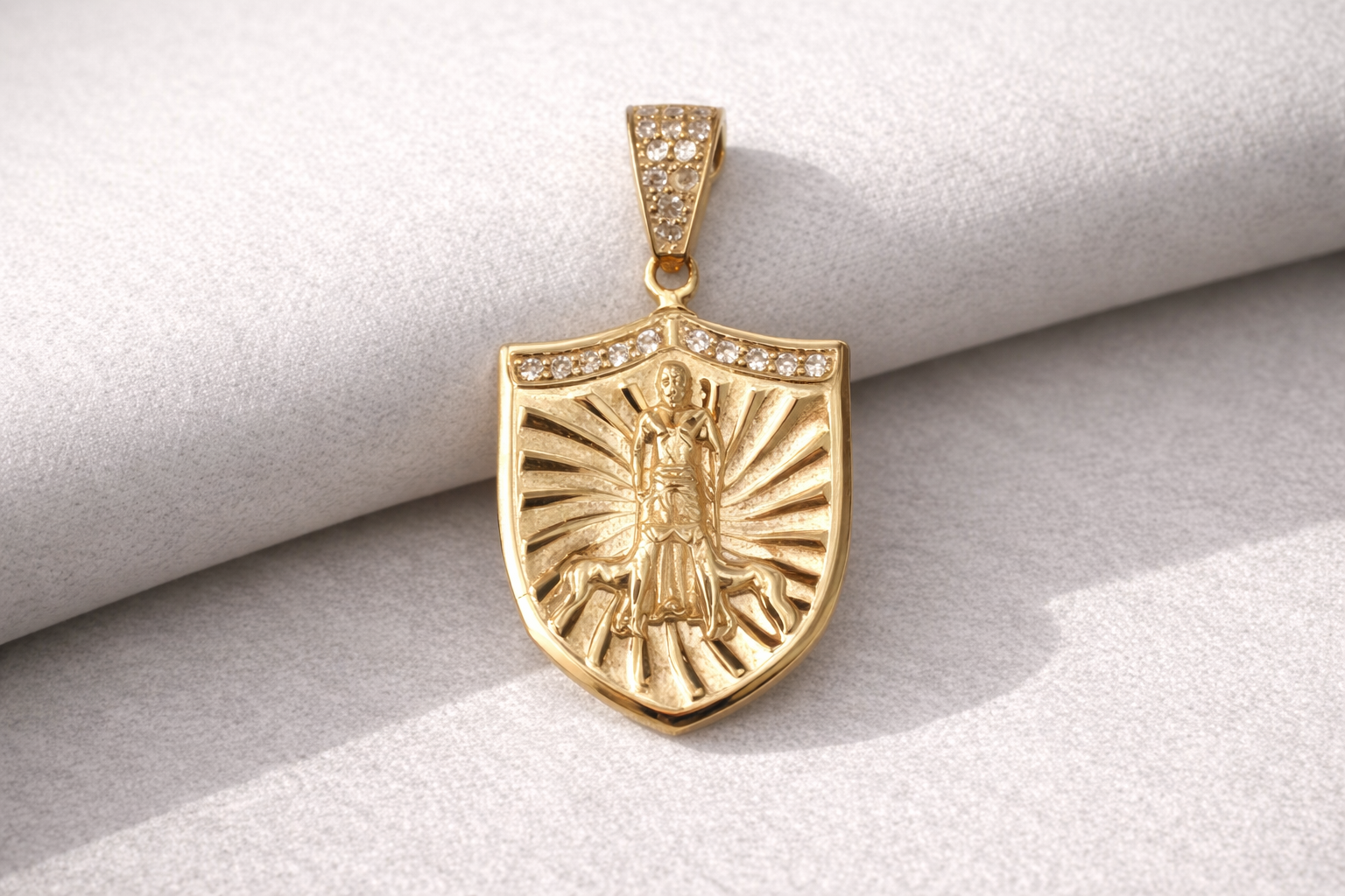 10K Gold San Lázaro Pendant