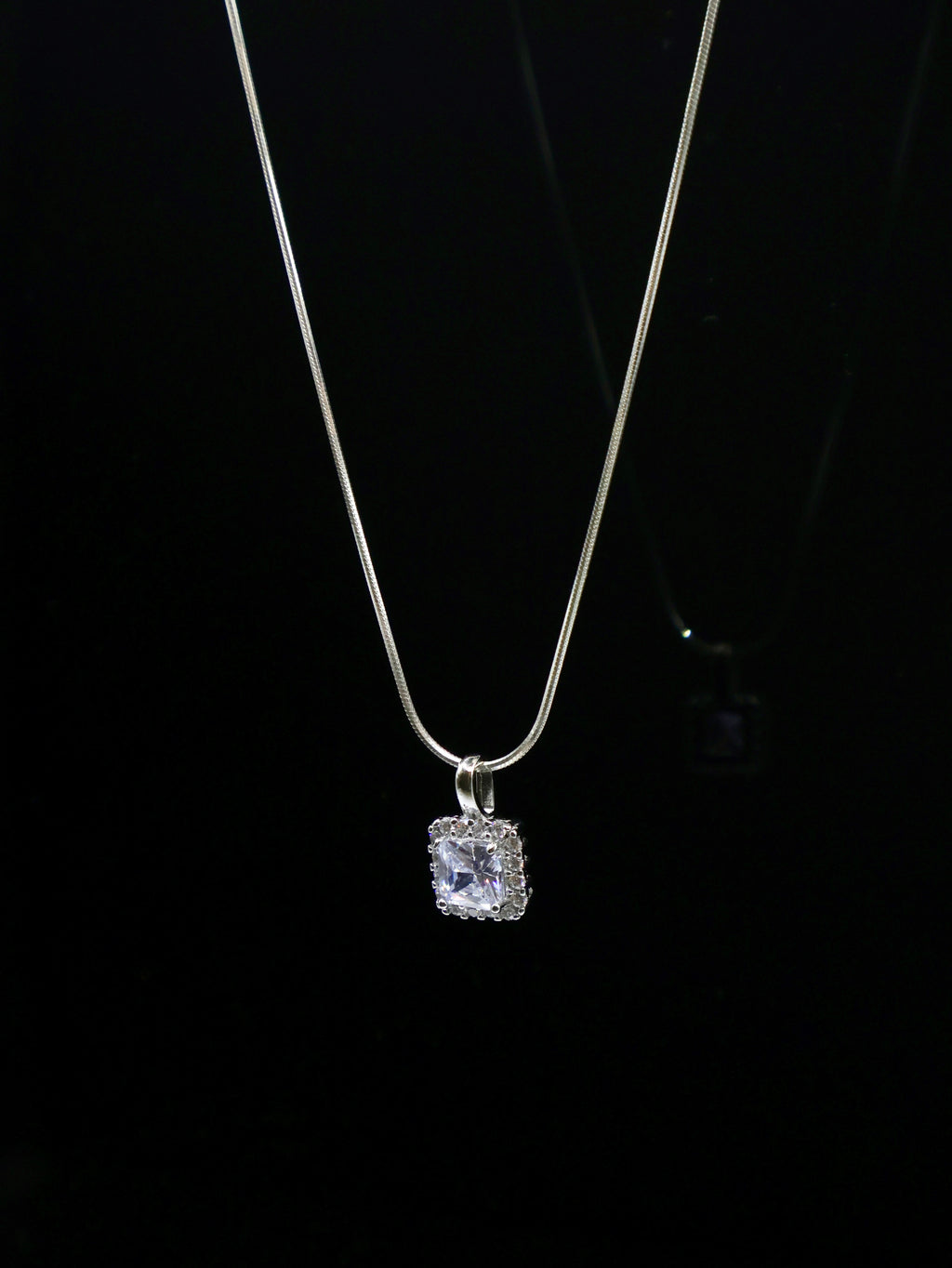 WOMEN'S - Gargantilla con Dije Brillante B 925