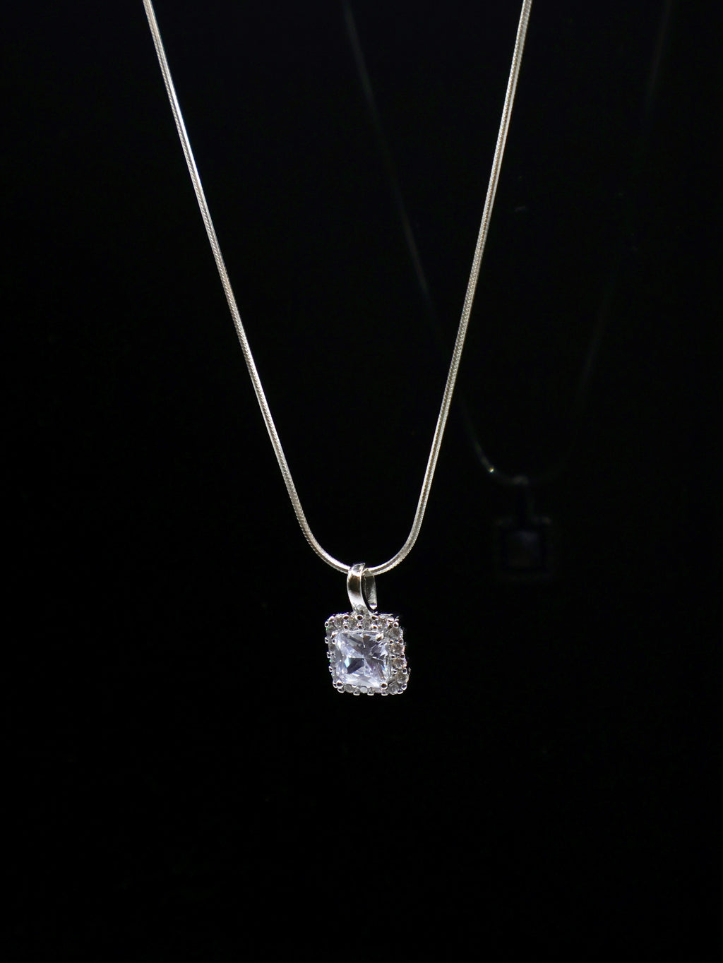 WOMEN'S - Gargantilla con Dije Brillante B 925