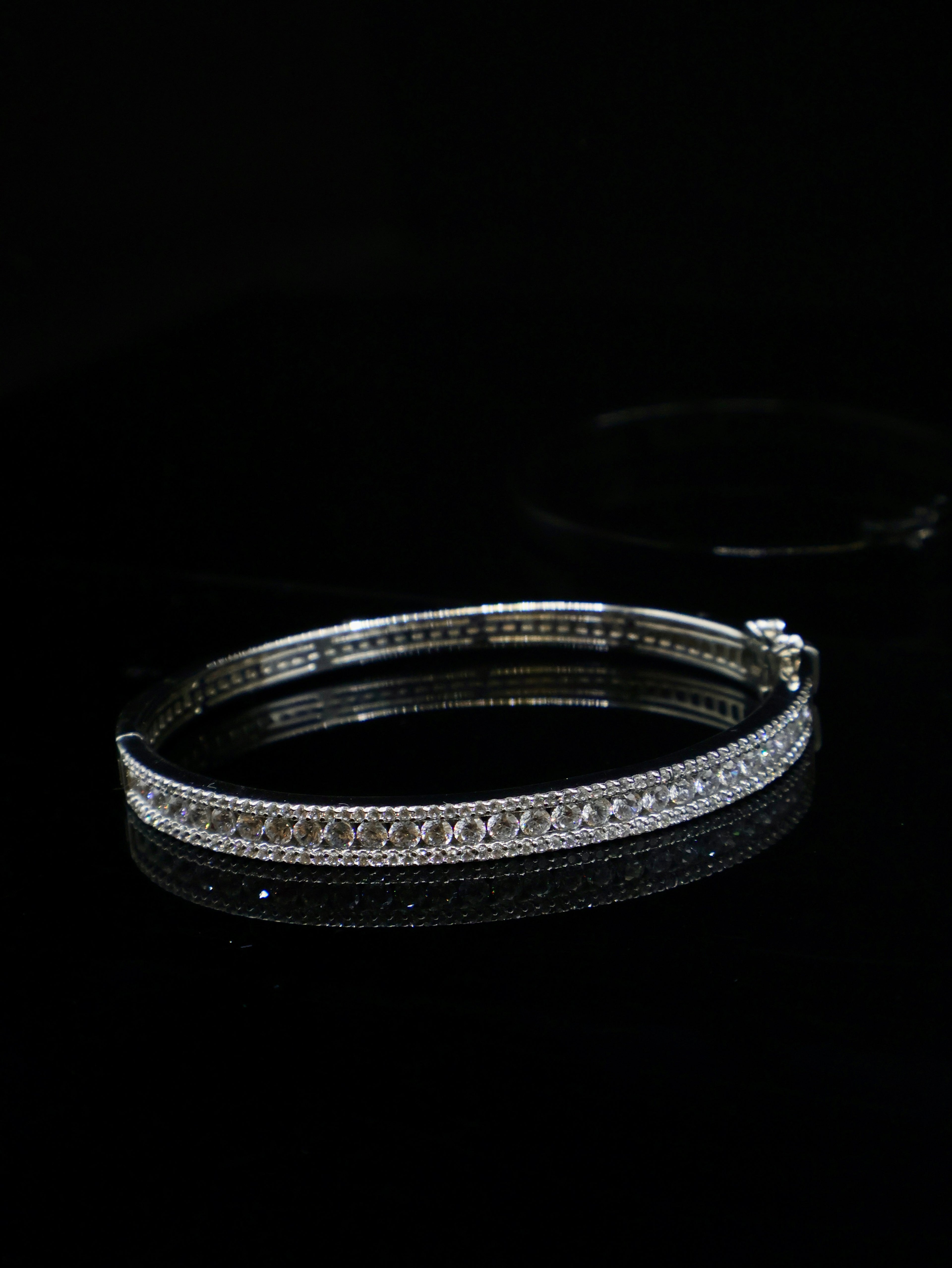 WOMEN'S - Pulsera Rigida Brillantes Plata 925