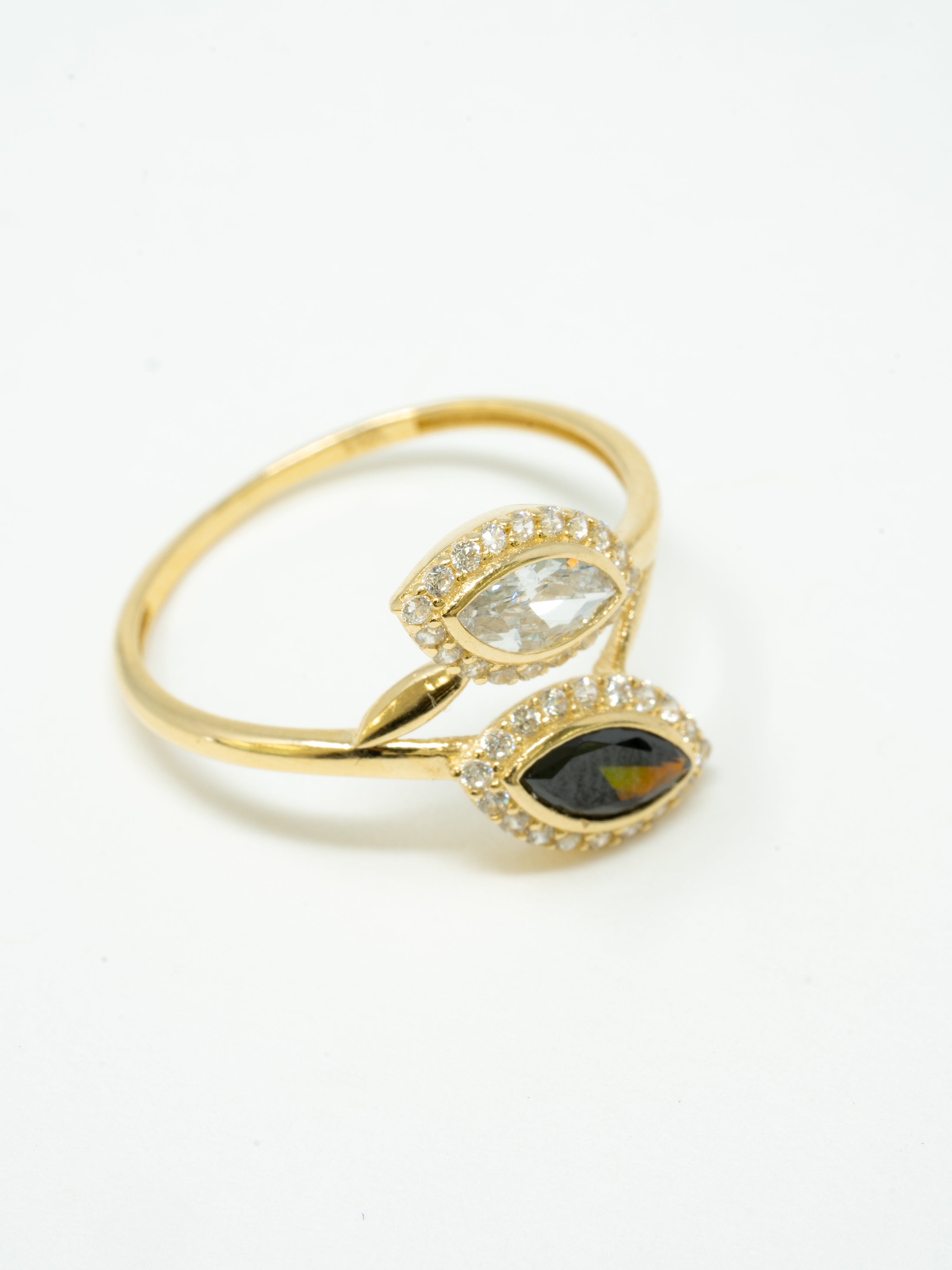 lady's ring, double Black and white stone