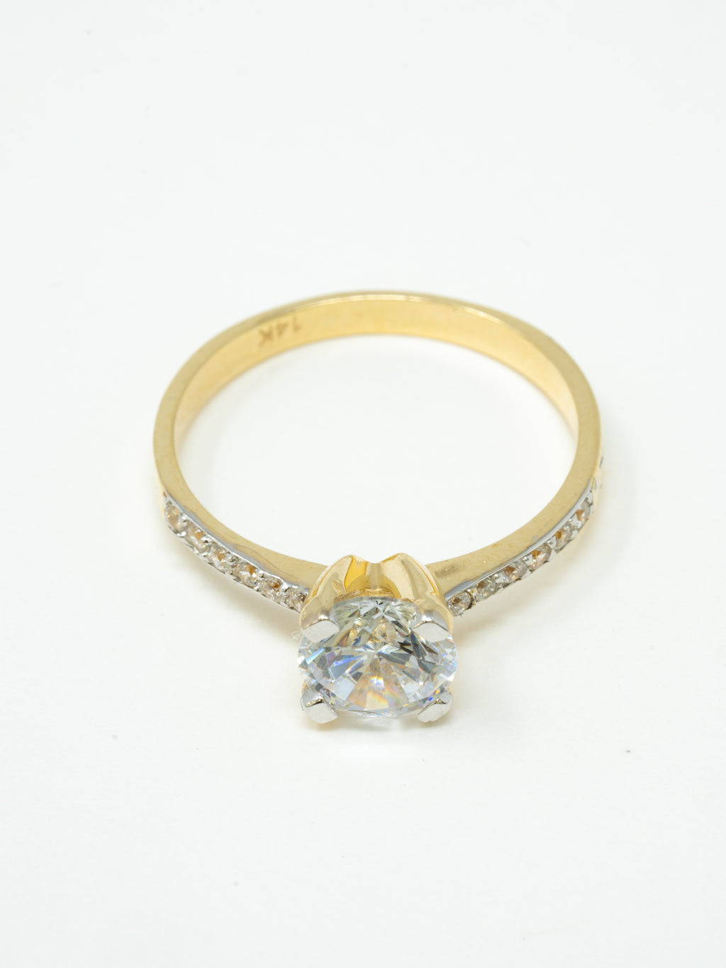 Lady's ring, solitaire white stone