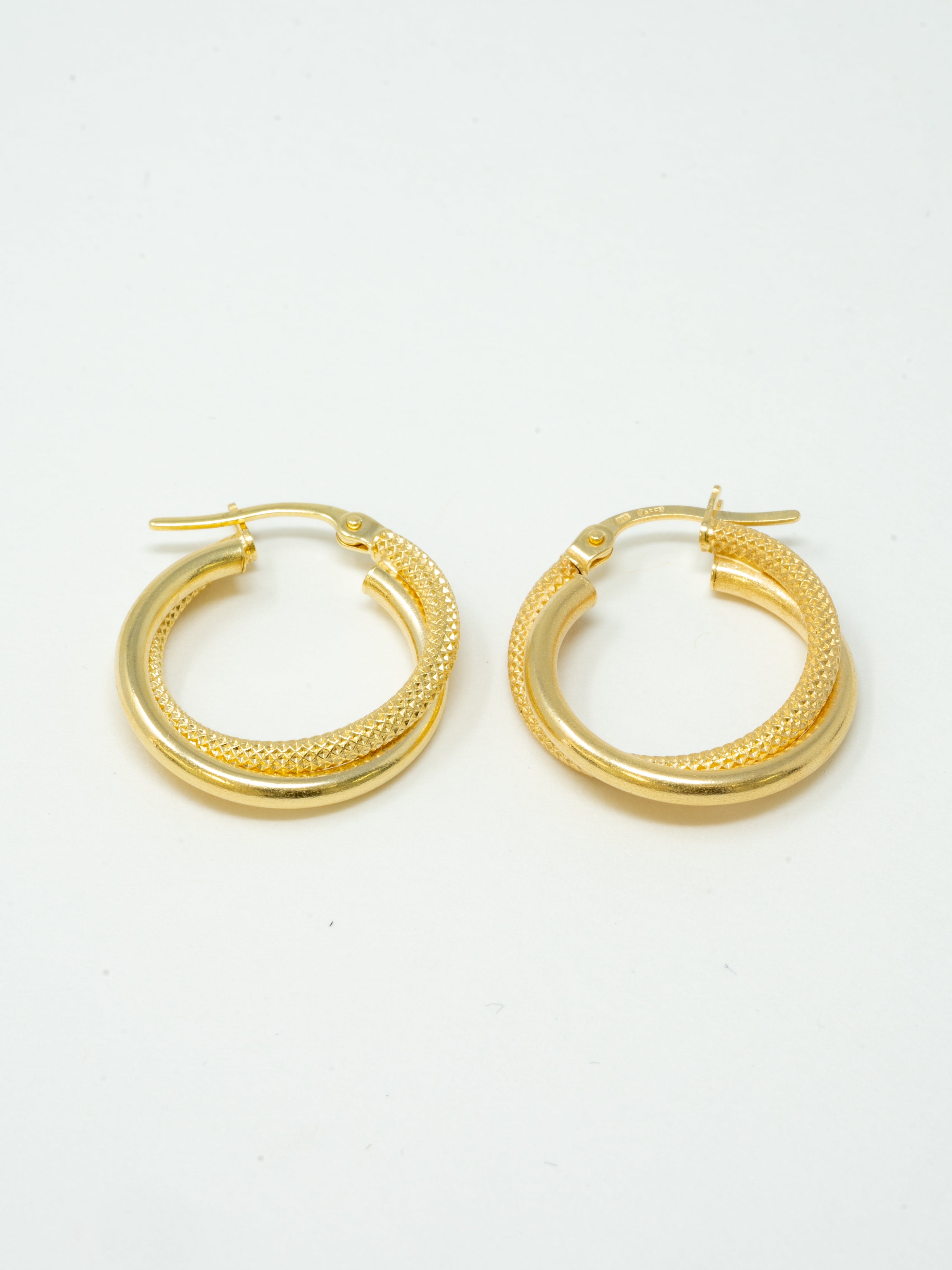 Medium snowfall crooked hoops